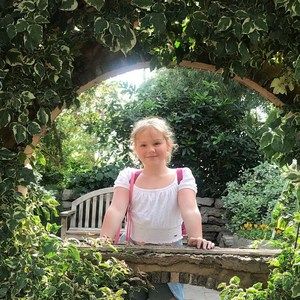 Meet your Posher, Elise